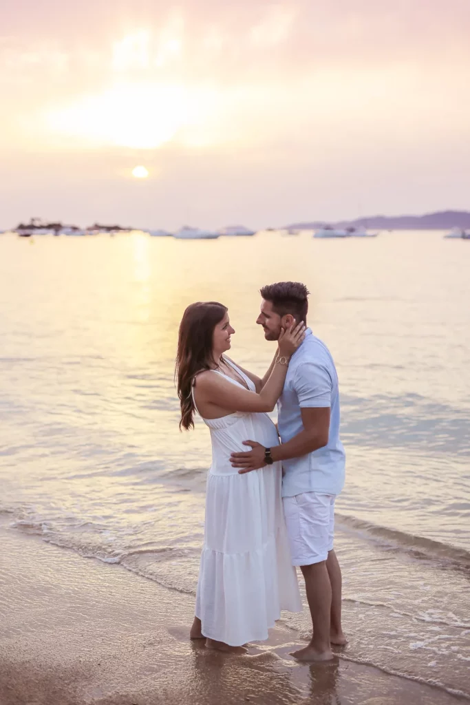 Photographe Ajaccio Couple plage grossesse